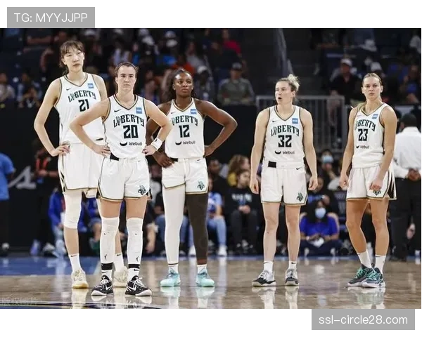 自由人客场之旅通讯：背靠背作战下的体能管理与连胜延续